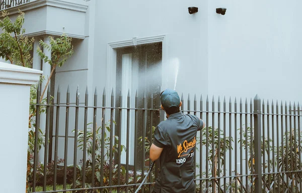 exterior-house-cleaning